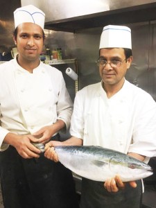 ボンベイ厚木　シェフと新鮮な魚